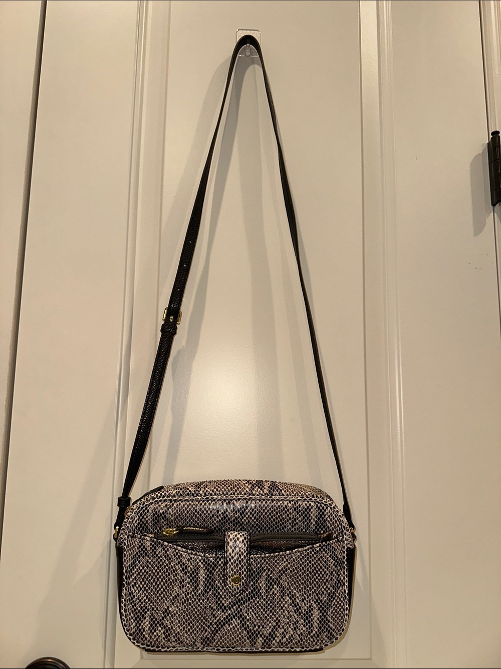 G.I.L.I 100% Leather Greyscale Snake Print Embossed Crossbody Bag, Like New